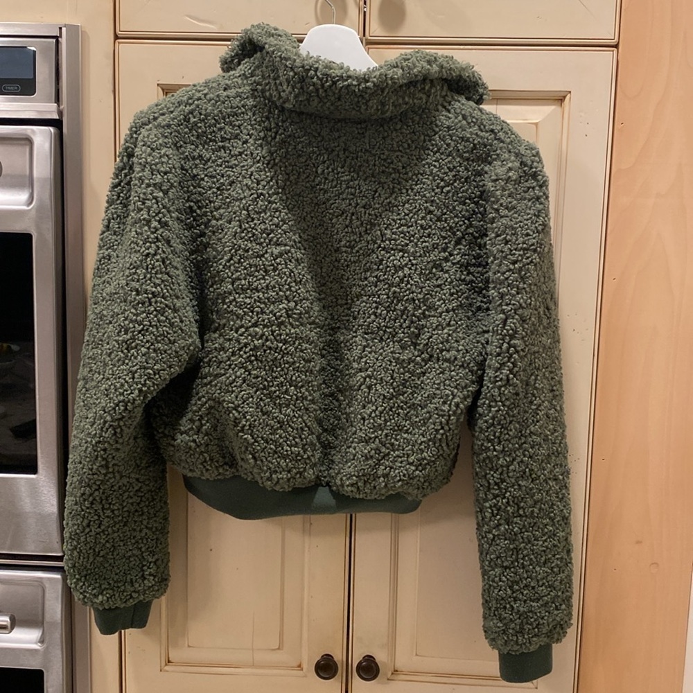 For Love and Lemons green cropped shag Sherpa - Picture 4 of 5